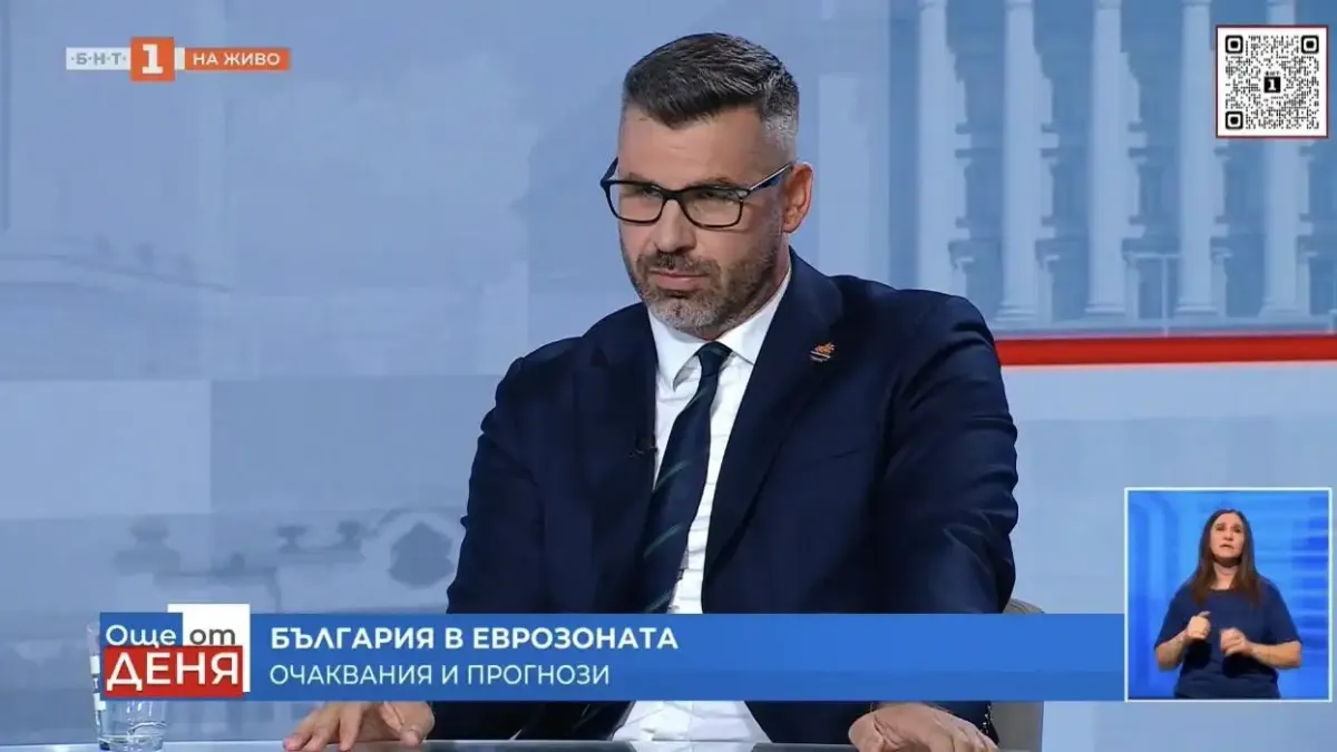 Кузман Илиев: Политическата класа у нас започва панически да...