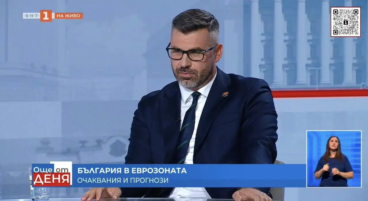 Кузман Илиев: Политическата класа у нас започва панически да...