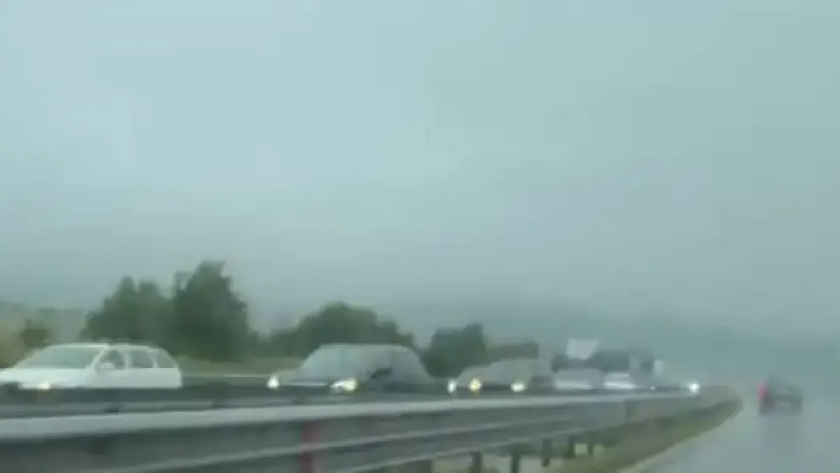 Меле след меле на "Тракия" в дъжда, страшно е! Видео
