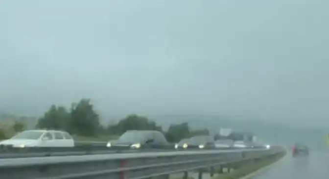 Меле след меле на "Тракия" в дъжда, страшно е! Видео