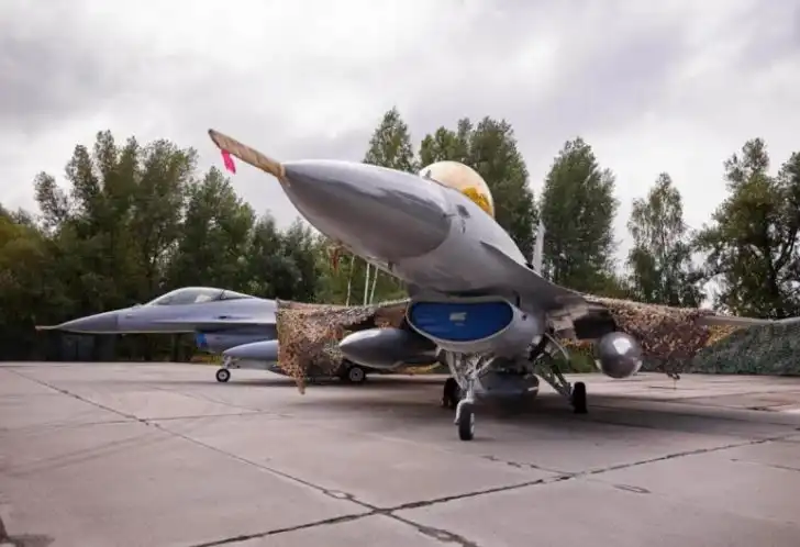 BI: Украйна маскира F-16 с нестандартна военна стратегия