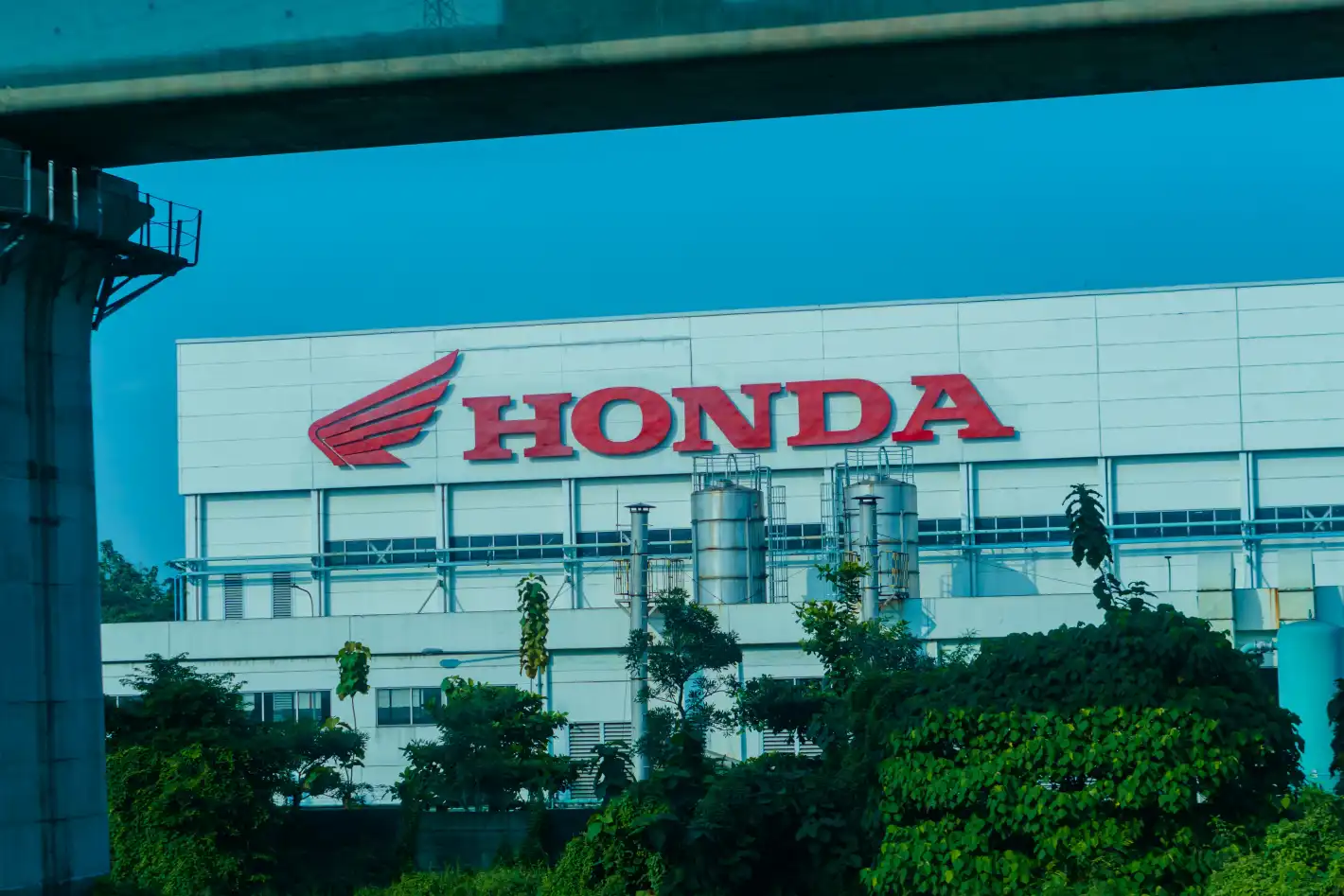 Honda налива милиони в нов завод край България