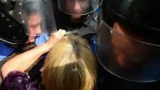 Украинки влязоха в сблъсък с полицията пред стадион "Локомотив" във Виница Видео