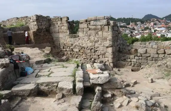 Мъж падна в едно от водохранилищата на Небет тепе