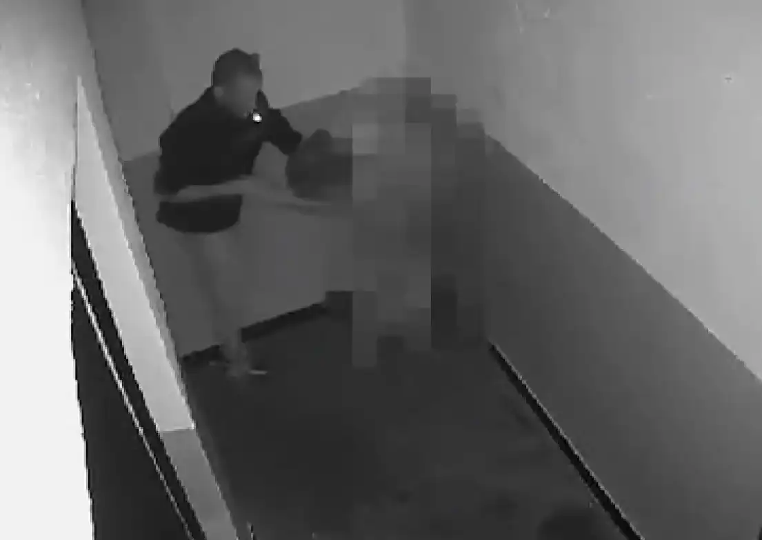 Изверг би на убиване бездомен мъж в Пловдив Видео
