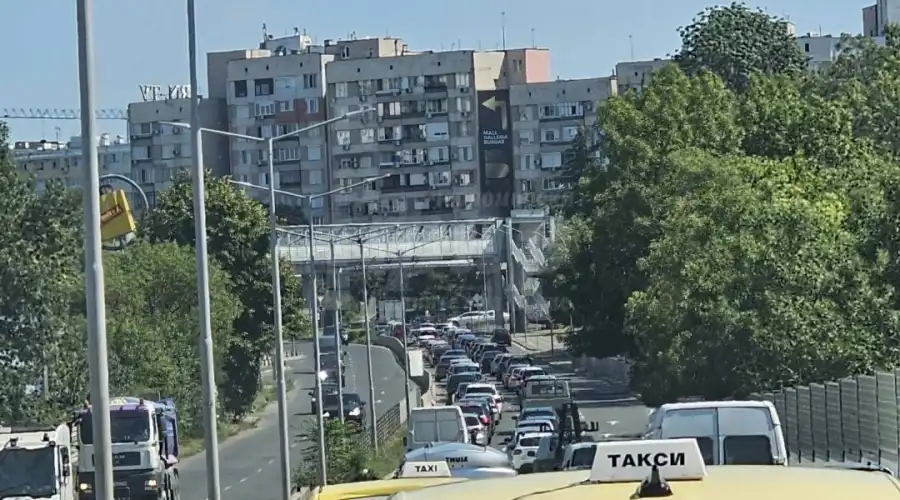 Бургас: Не приближавайте града, страшно е!