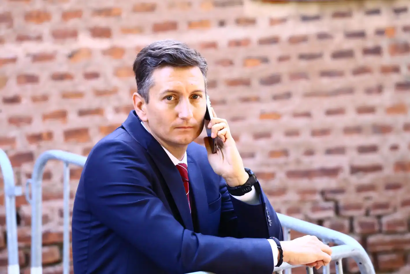 Министърът на иновациите: Направих си експеримент, защото обичам животните