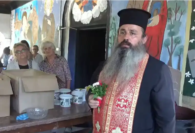 Поп Георги, разгневил цяло, Георги, се оказа бивша барета Снимки