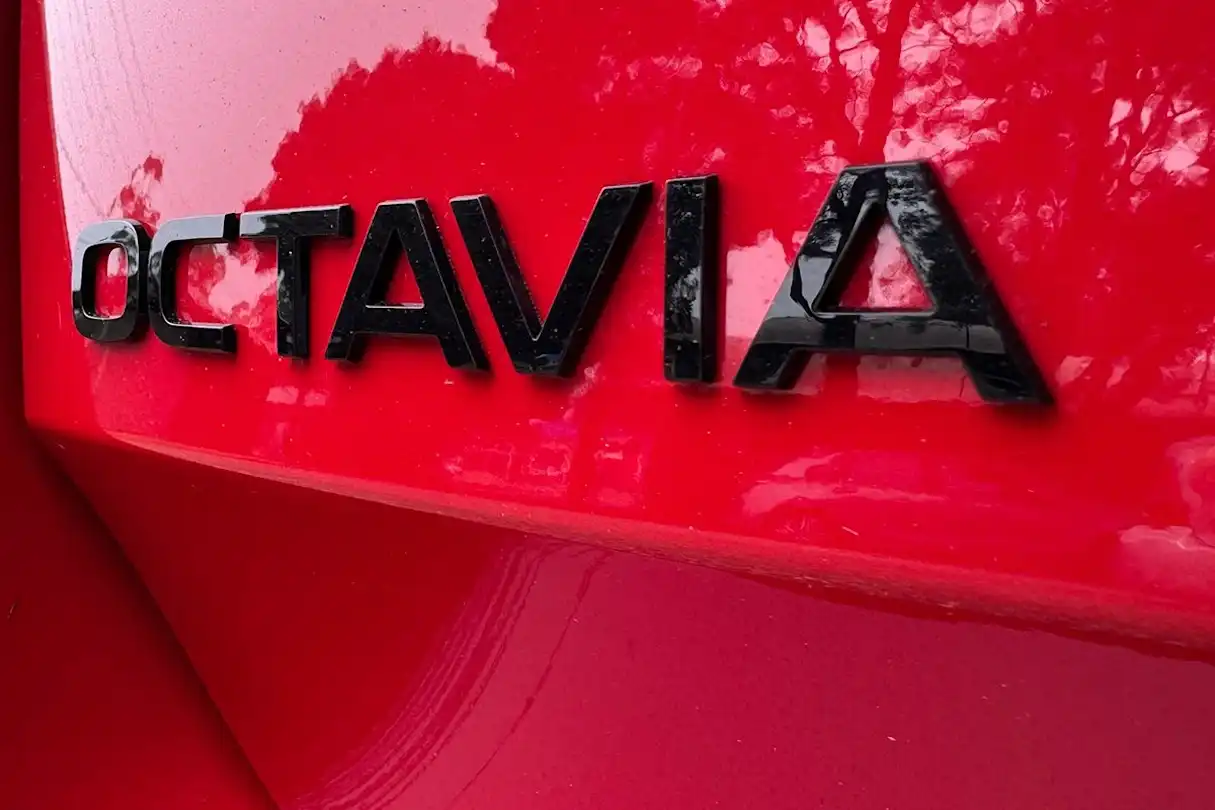 Skoda: Новата Octavia ще е много различна кола, официални снимки