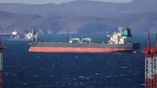FT: САЩ заплашват с нови санкции руския "сенчест флот", ако Путин не...