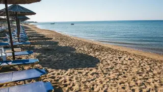 5 евро вход до плажа: Гърция планира нови мерки за туристите от България