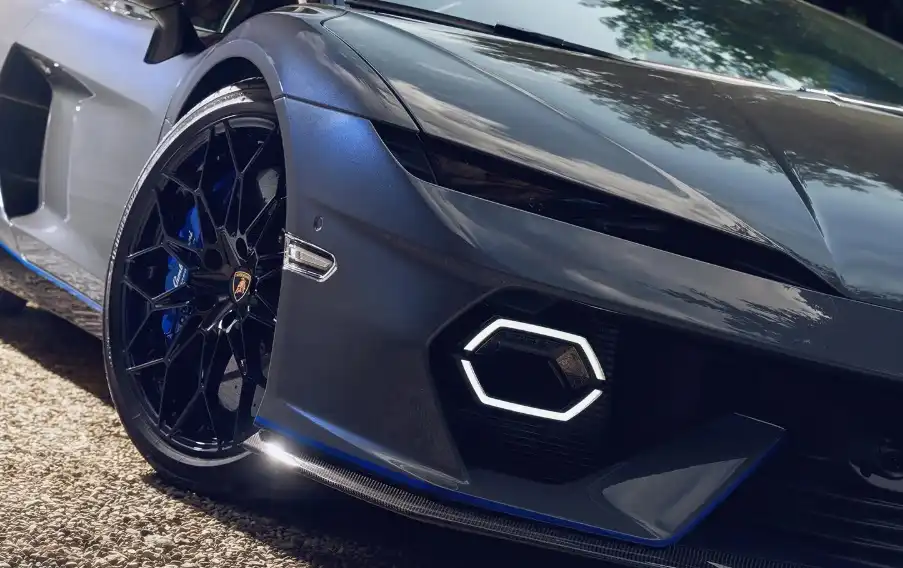 Lamborghini представи уникалния Temerario Porto Cervo Снимки