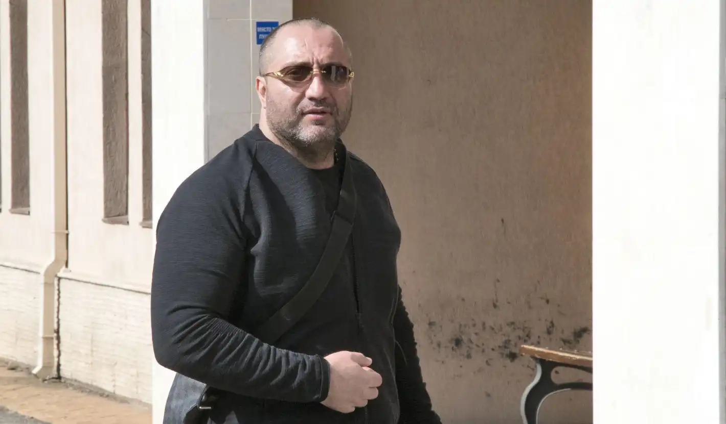 Митьо Очите се поглези, яхна звяр за 60 бона