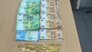 Турчин опита да пренесе много злато и валута през границата, скрити във... Снимки