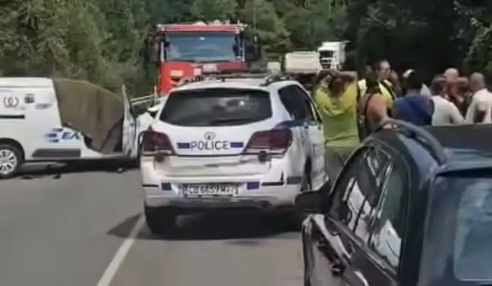 Ужасяващо меле  блокира "Предела", има жертва Снимки