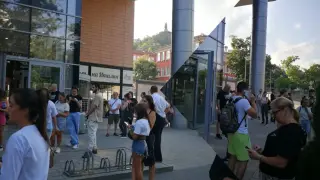 Извънредно в БЛИЦ: Евакуират голям мол в Пловдив Снимки