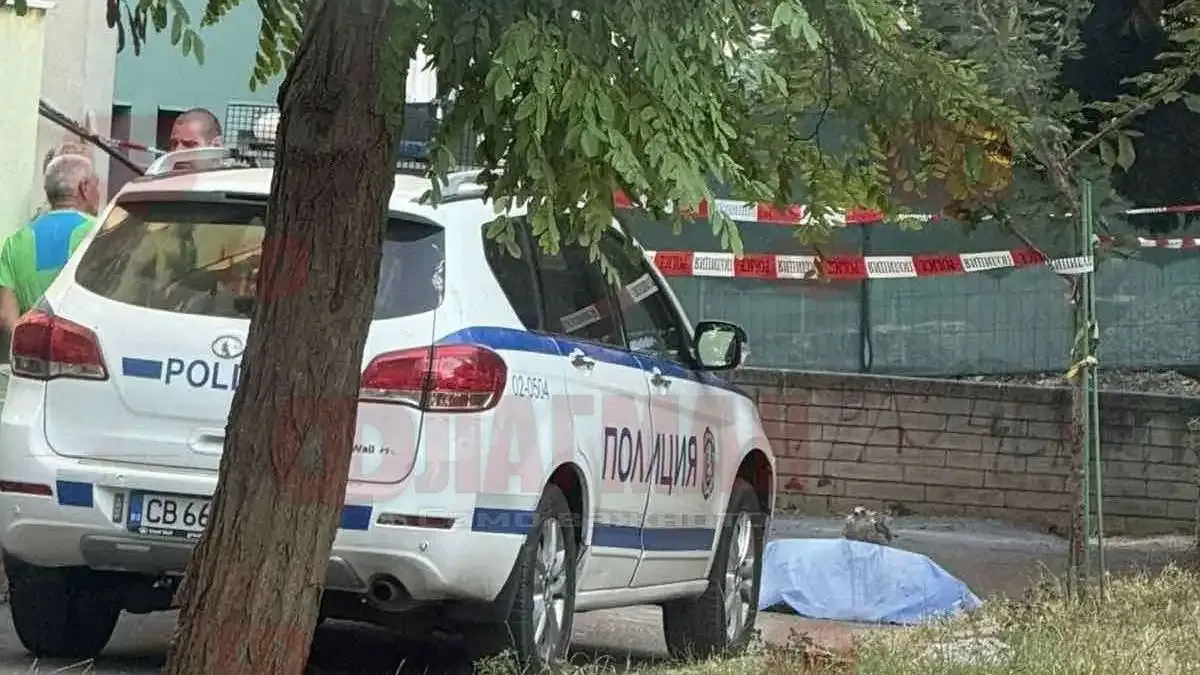Извънредно от Бургас: Труп на мъж лежи на асфалта, полетял е от...