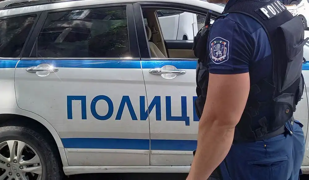 Тайнствена украинка или нещо повече? Бургас в центъра на полицейско издирване Снимки