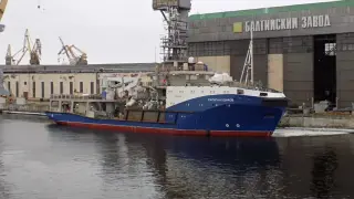 „Борбата продължи цяла нощ...“ – в Петербург потъна новият кораб на руския ВМФ Снимки