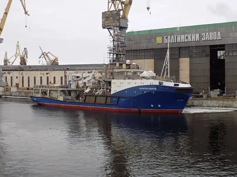 „Борбата продължи цяла нощ...“ – в Петербург потъна новият кораб на руския ВМФ Снимки