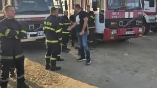 Депутати от ДПС-Ново начало участват в борбата с пожара в Сунгурларско