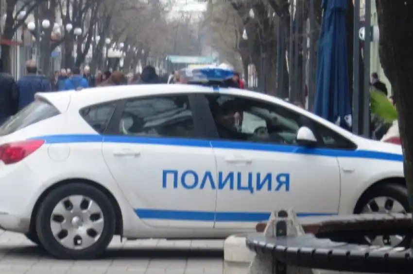 Полицията нахлу в апартамента на бивш затворник – откриха метамфетамин и марихуана