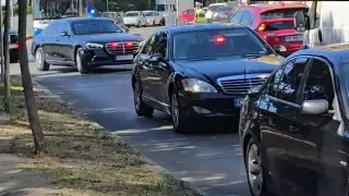 Нали уж е "човек от народа"?! Радев блокира Варна с внушителен кортеж Видео