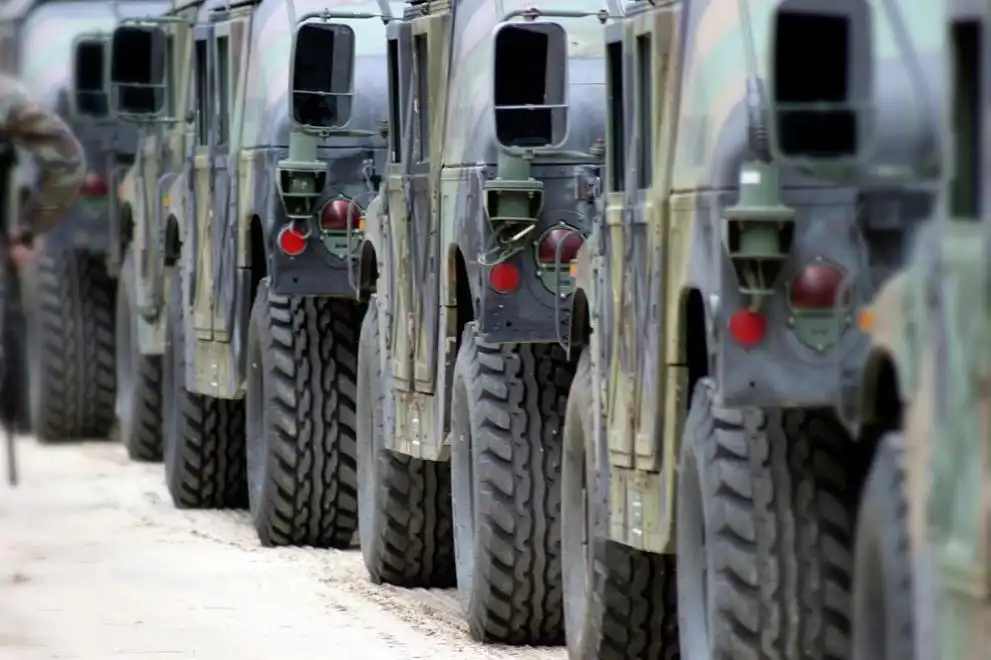 Тежка военна техника тръгва по пътищата на страната