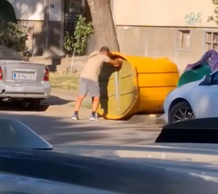Обявиха война в София, столичанин взе първата жертва Снимки