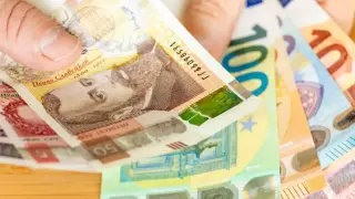 Само една банка ще сменя левове за евро в неограничен срок