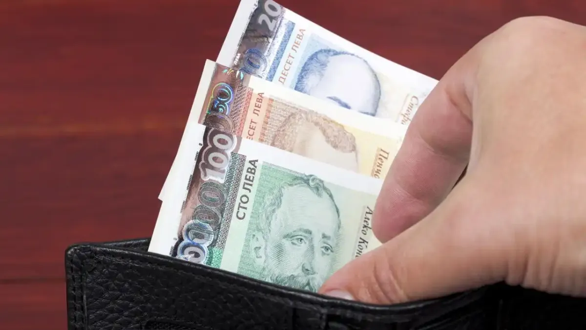 Колко е средната заплата през юни? Инфографика