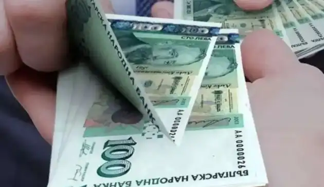 Внимание: Фалшиви столевки заливат София Снимки