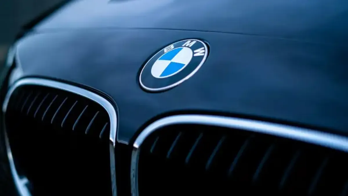 Откъде идва името и логото на BMW Снимки