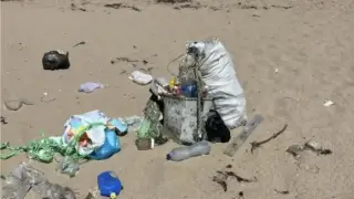 Клошария до шия на култов наш плаж