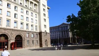 Социоложки обясниха как ще се тъкми датата на изборите според партийните интереси