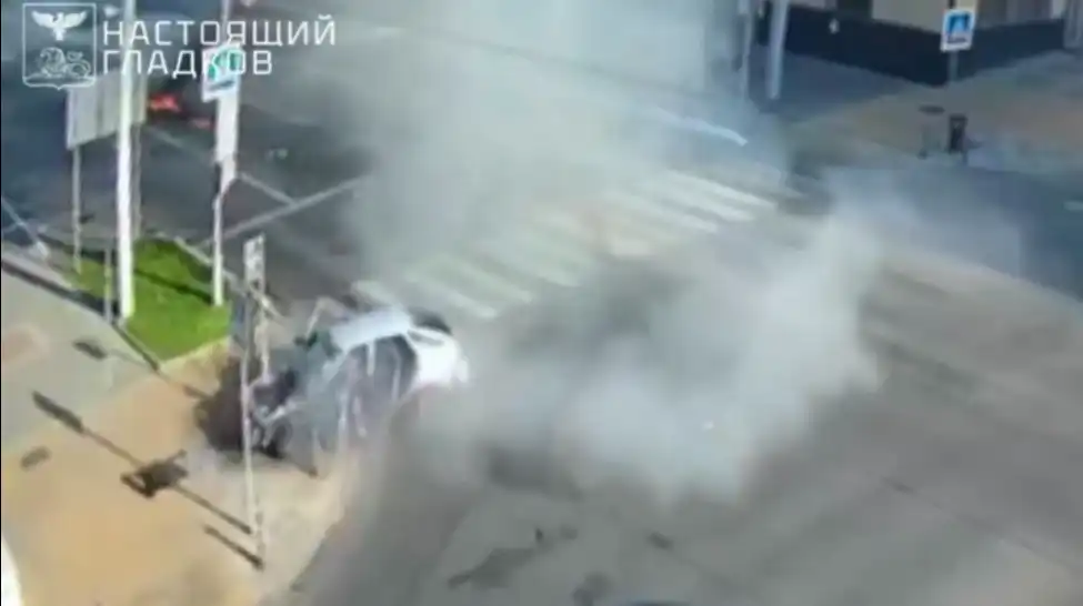 В Белгород: Видео показва как дрон удря автомобил, трима души са ранени