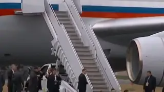 Sky News: Буря от гняв в Украйна! Червен килим и коленичили войници посрещнаха Путин в САЩ