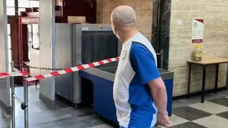 Култов сводник се преквалифицира: Прави се на масажист, реве в съда