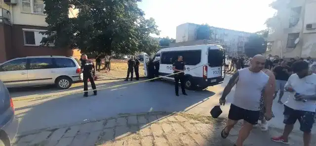 Последни новини за мъжа, прострелял съпругата си на улица в Пловдив