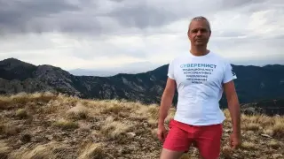 Костадинов обу червени гащета, зададе ключов въпрос и призна, че е псувал стотици пъти...