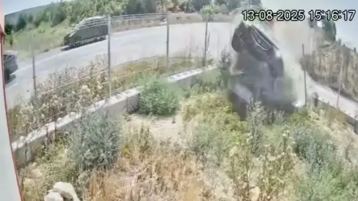 Хонда се заби във фургон след скандална маневра на BMW край Варна