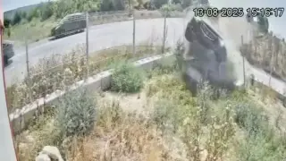 Хонда се заби във фургон след скандална маневра на BMW край Варна