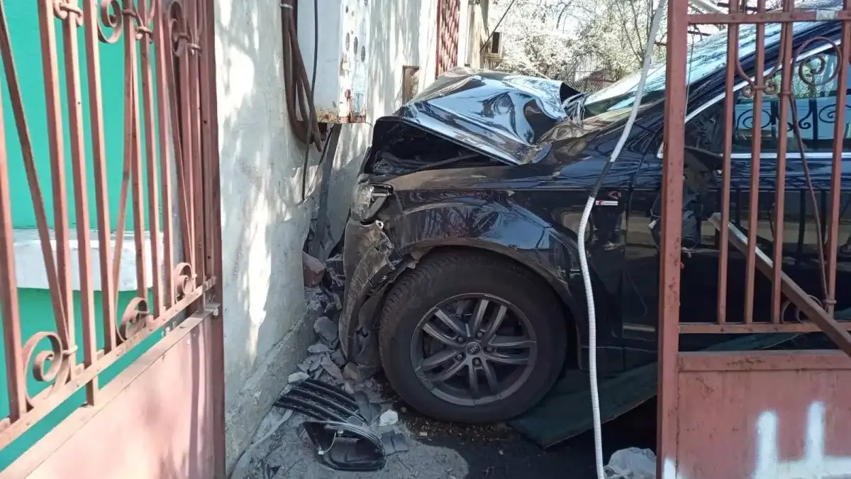 19-годишен подкара джип на 2 промила в ранни зори и направи мазало в Перущица