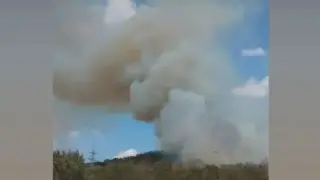 Гъсти облаци черен дим изправиха на нокти варненци, запали се... Видео