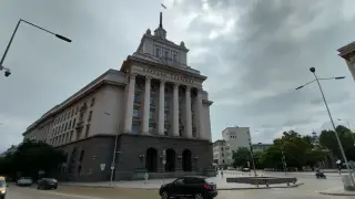 Седем министри на кръстосан разпит в НС