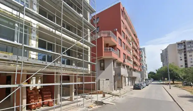 Продават на търг 3 паркоместа и офис в нова сграда в Пловдив само за 140 000 лева