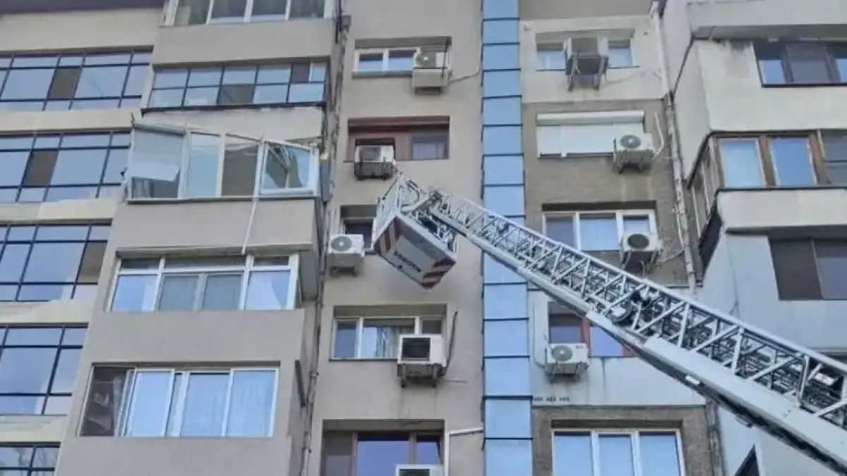 България гъмжи от незаконно остъклени тераси, ето как да направите всичко по правила!