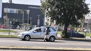 Просякиня тероризира шофьори на натоварен пловдивски булевард, полицията се видя в чудо