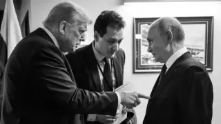 Тръмп и Путин повториха култова снимка на Хрушчов и Никсън