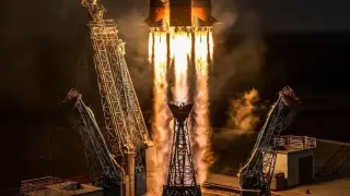 Русия с нов неуспех: Отложиха изстрелването на „Луна-26“